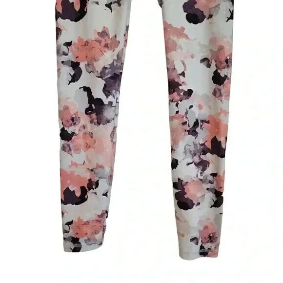 Balance Collection Women's White/Black/Pink Water Mark Leggings - Picture 11 of 11